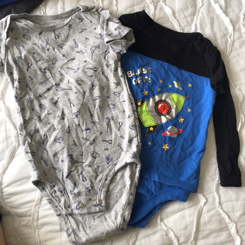 🦋Two onesies